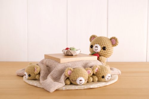 Amigurumi bears kintting kotatsu